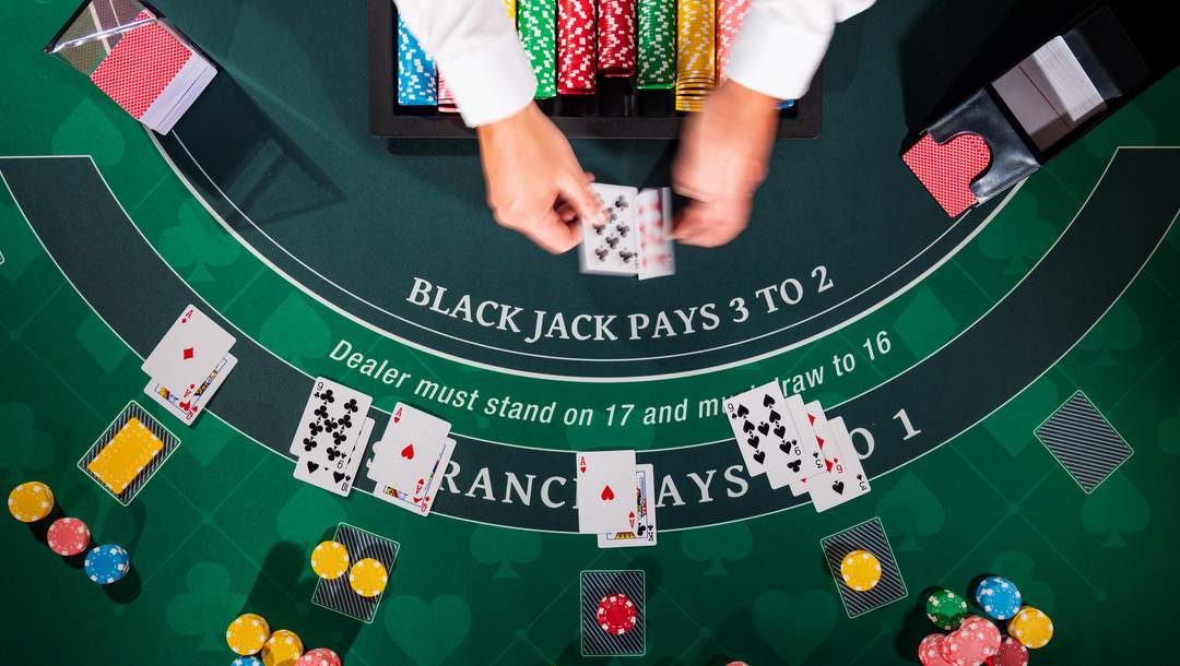 Mesa de blackjack 21 pontos no cassino bravo bet